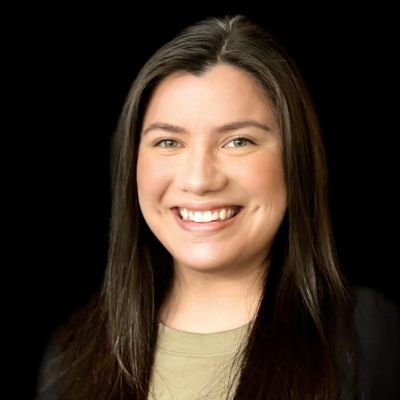 headshot of Courtney