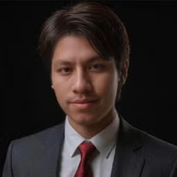 Headshot of Andres