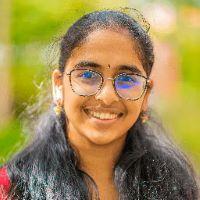 headshot of Amrutha Alibilli