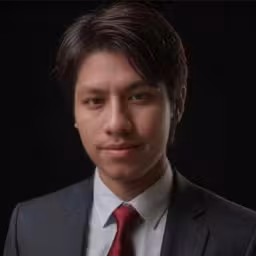 Headshot of Andres